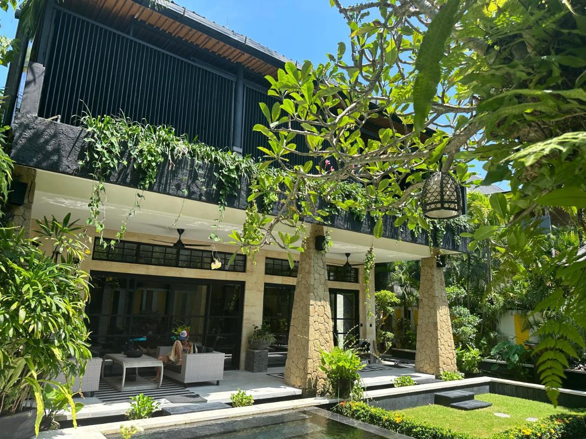 Amanputri Villa Семиньяк Экстерьер фото